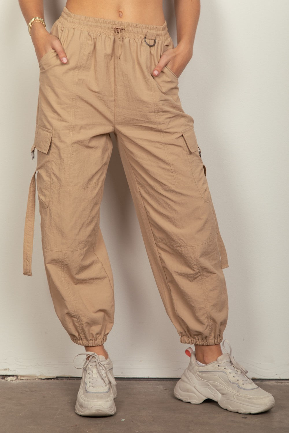 VERY J Elastic Waist Woven Cargo Pants