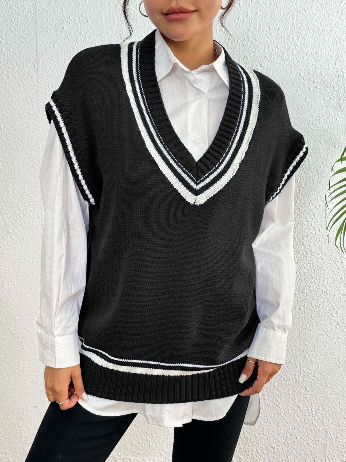 Contrast Trim V-Neck Sweater Vest