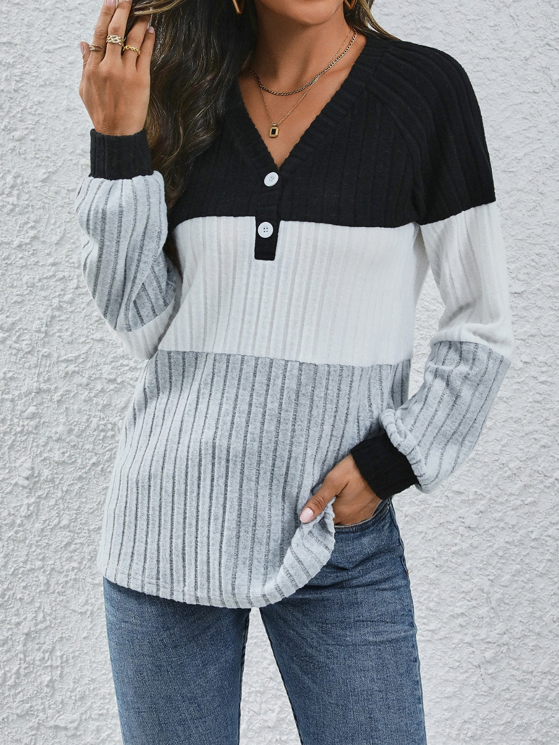 Ribbed Contrast V-Neck Long Sleeve T-Shirt