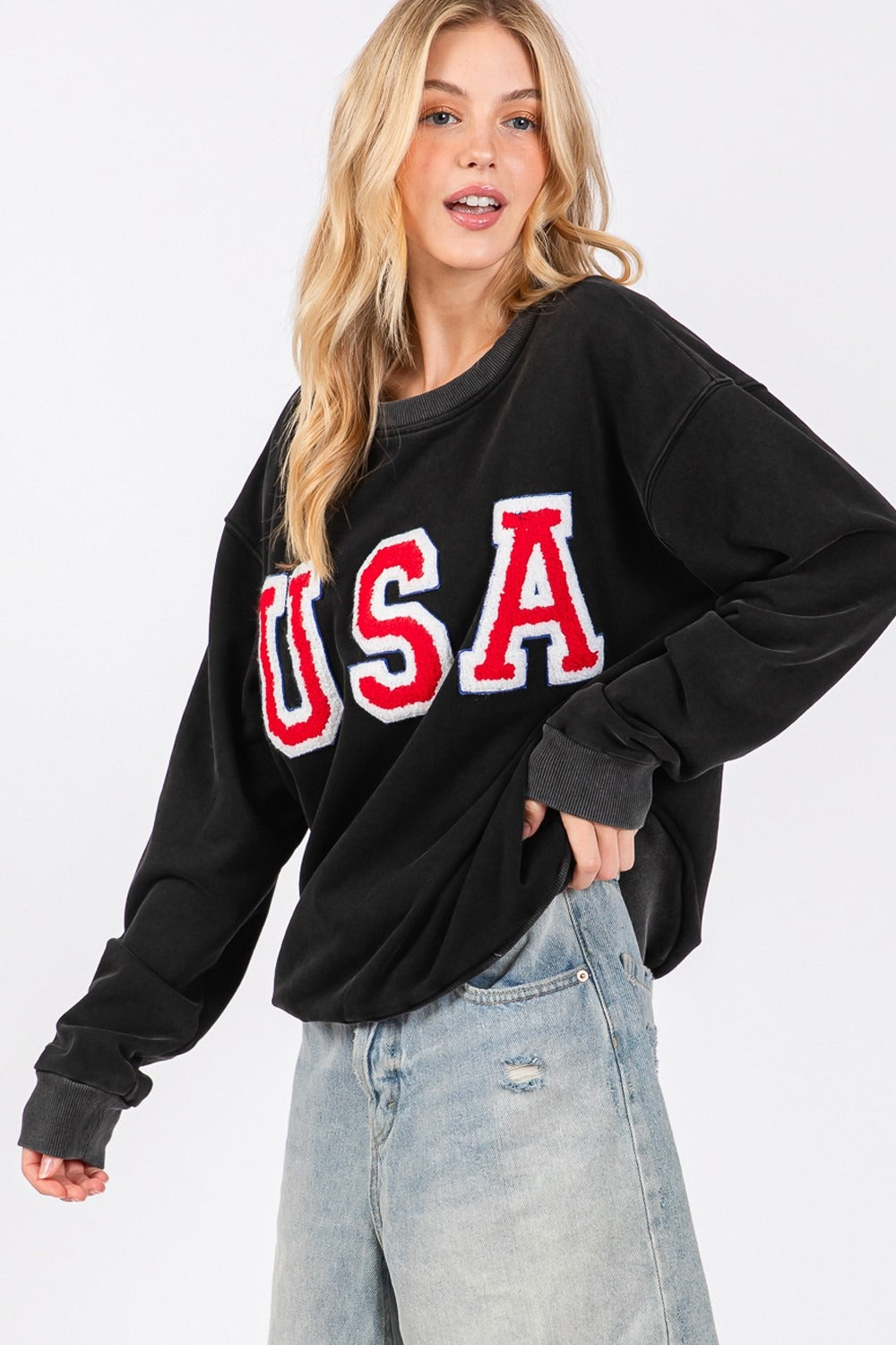 SAGE + FIG USA Letter Patch Round Neck Sweatshirt