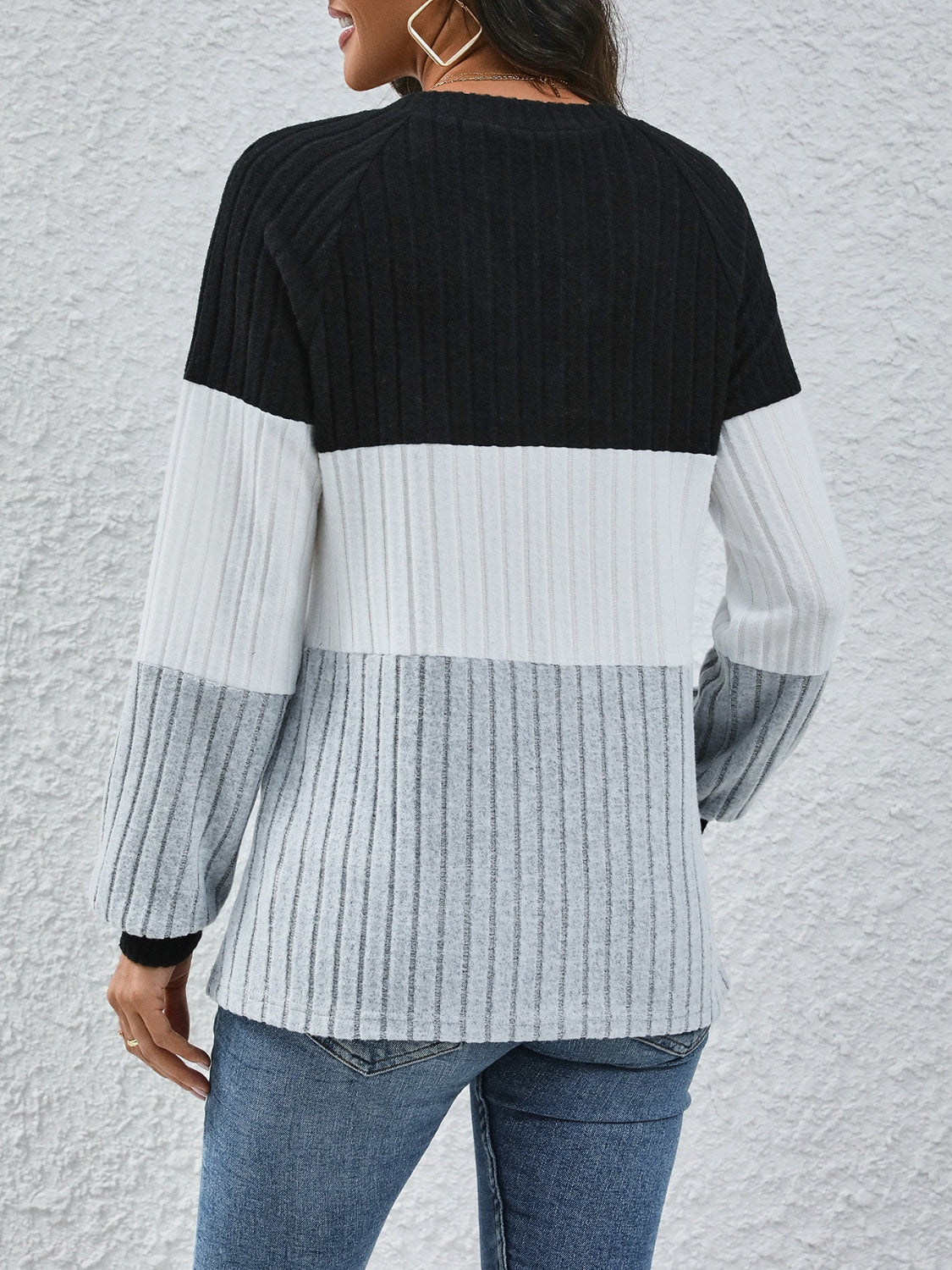 Ribbed Contrast V-Neck Long Sleeve T-Shirt