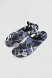 MMshoes On The Shore Water Shoes in Black Pattern