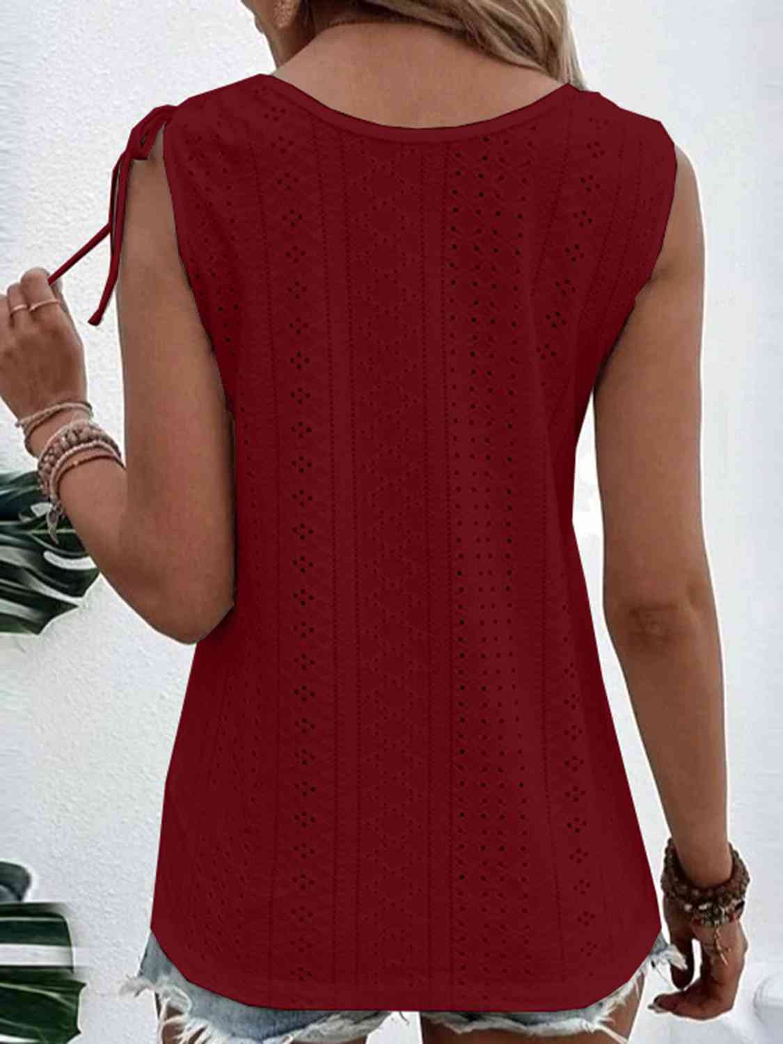 Full Size Scoop Neck Sleeveless Tank Top