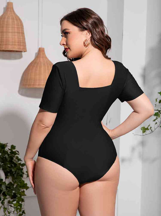 Plus Size Scoop Neck Short Sleeve One-Piece Swimsuit